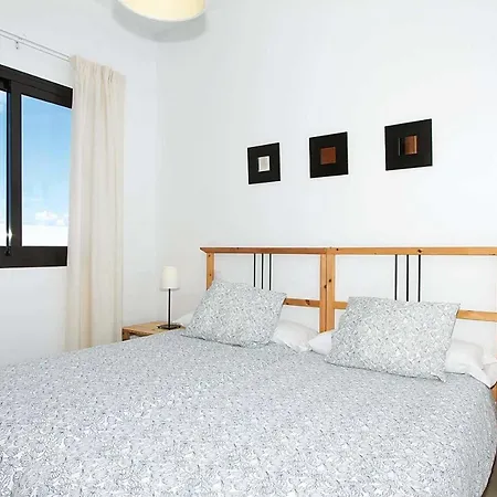 Playa Blanca Sleeps 6 Air Con Wifi